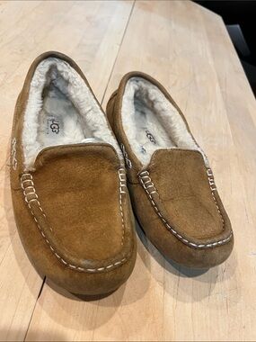 UGG Ansley Women’s Moccasin Slipper - Chestnut size 7
